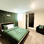 1 Bed 1 Bath Basement Apartment With Private Entrance
