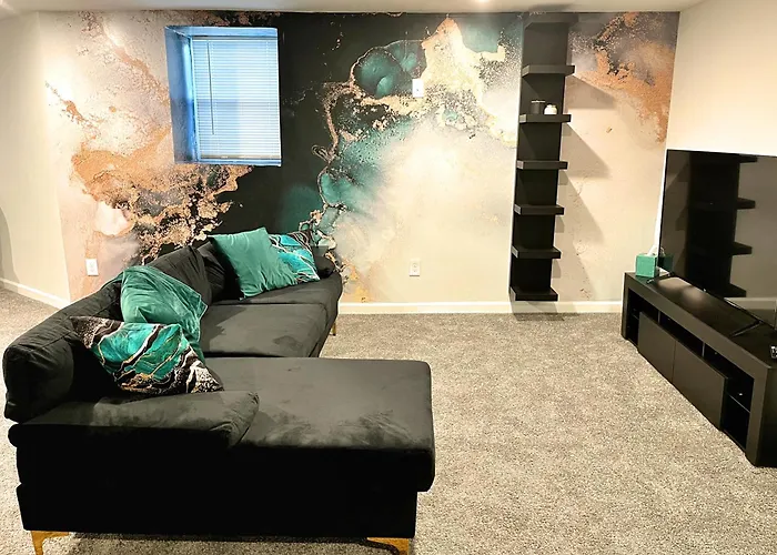 1 Bed 1 Bath Basement Apartment With Private Entrance